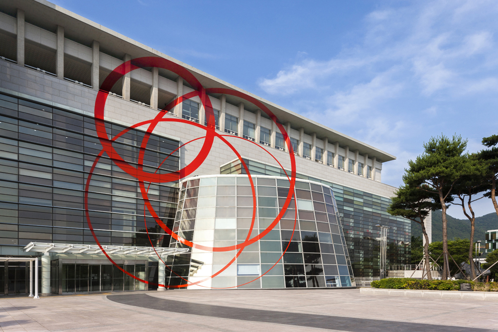 Danse de couronnes circulaires, Exposition: "Collision and Respreading of Line", Gyeongnam Art Museum, 2018, Changwon City 2018