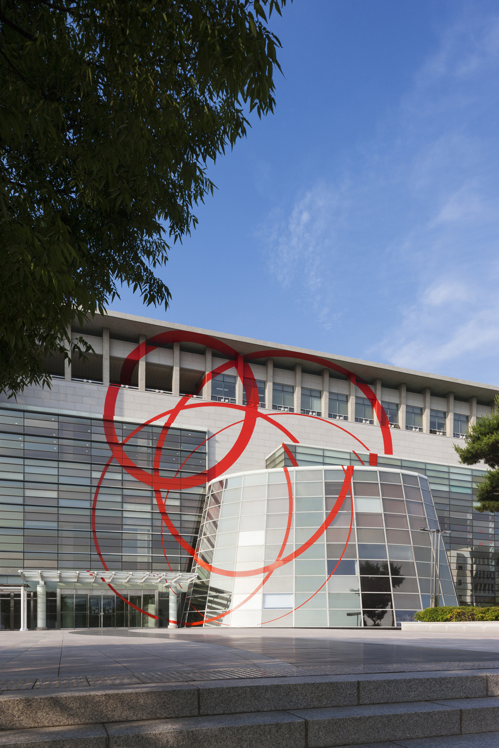 Danse de couronnes circulaires, Exposition: "Collision and Respreading of Line", Gyeongnam Art Museum, 2018, Changwon City 2018