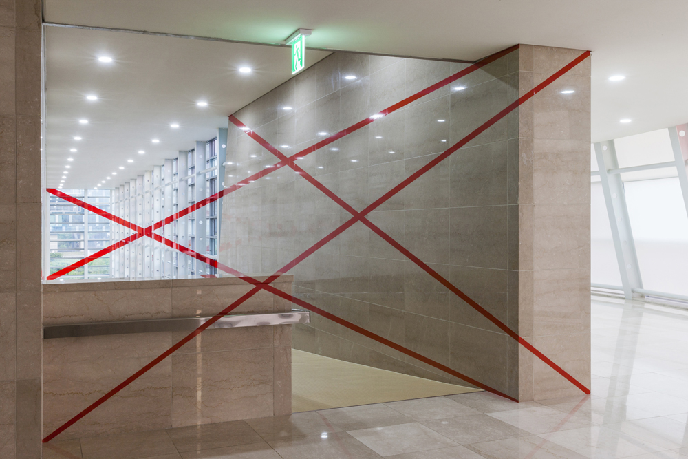 Danse de couronnes circulaires, Exposition: "Collision and Respreading of Line", Gyeongnam Art Museum, 2018, Changwon City 2018