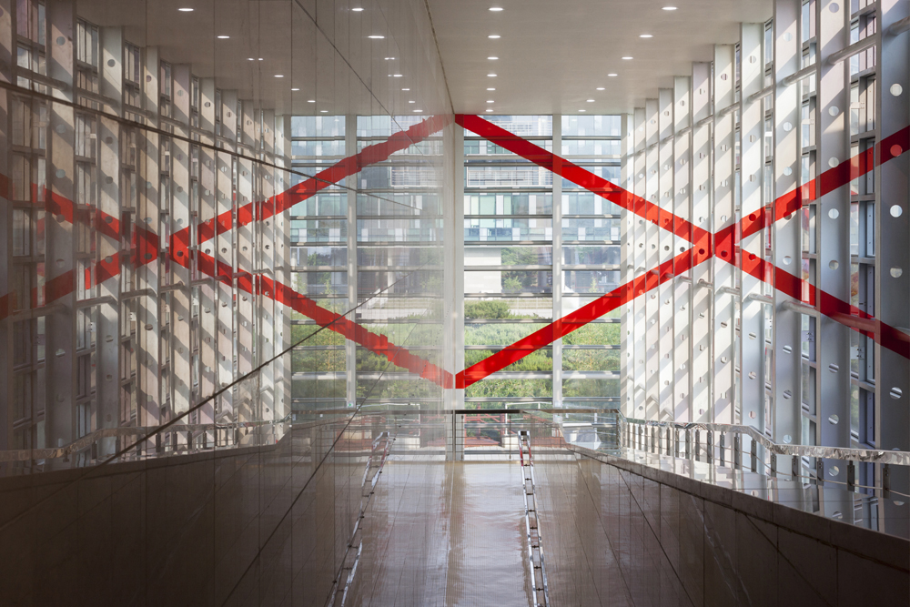 Danse de couronnes circulaires, Exposition: "Collision and Respreading of Line", Gyeongnam Art Museum, 2018, Changwon City 2018