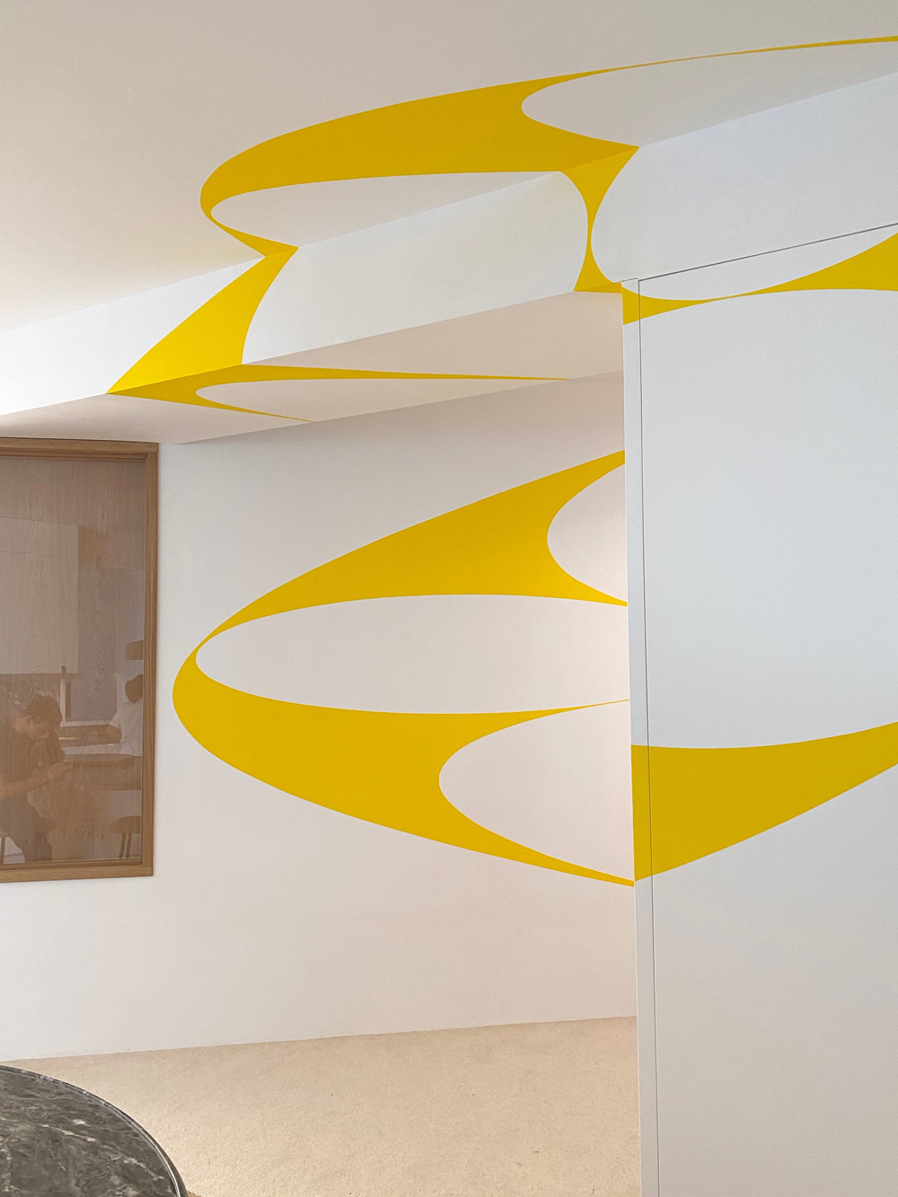 Ellipse jaune évidée par sept disques, Espagne, Galerie Albarran/Bourdais, Madrid, 2021, Actualisation N°1 : Madrid 2021