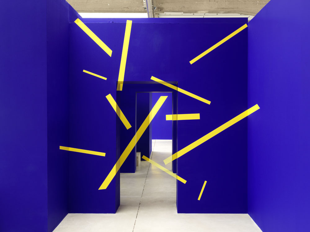 actualisation n°1,Exposition personelle: "suite d’éclats" HAB Galerie (Hangar à Bananes) Nantes, 2013Photo: André Morin