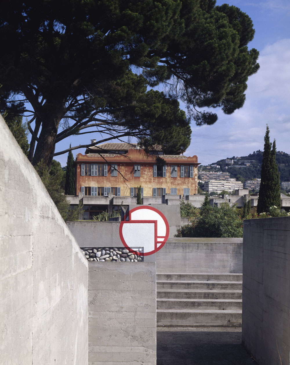 Exposition Sous le SoleilVilla Arson, Nice, 1988, collection Fond national art contemporainPeinture acryliquePhotographie Philippe Gronon