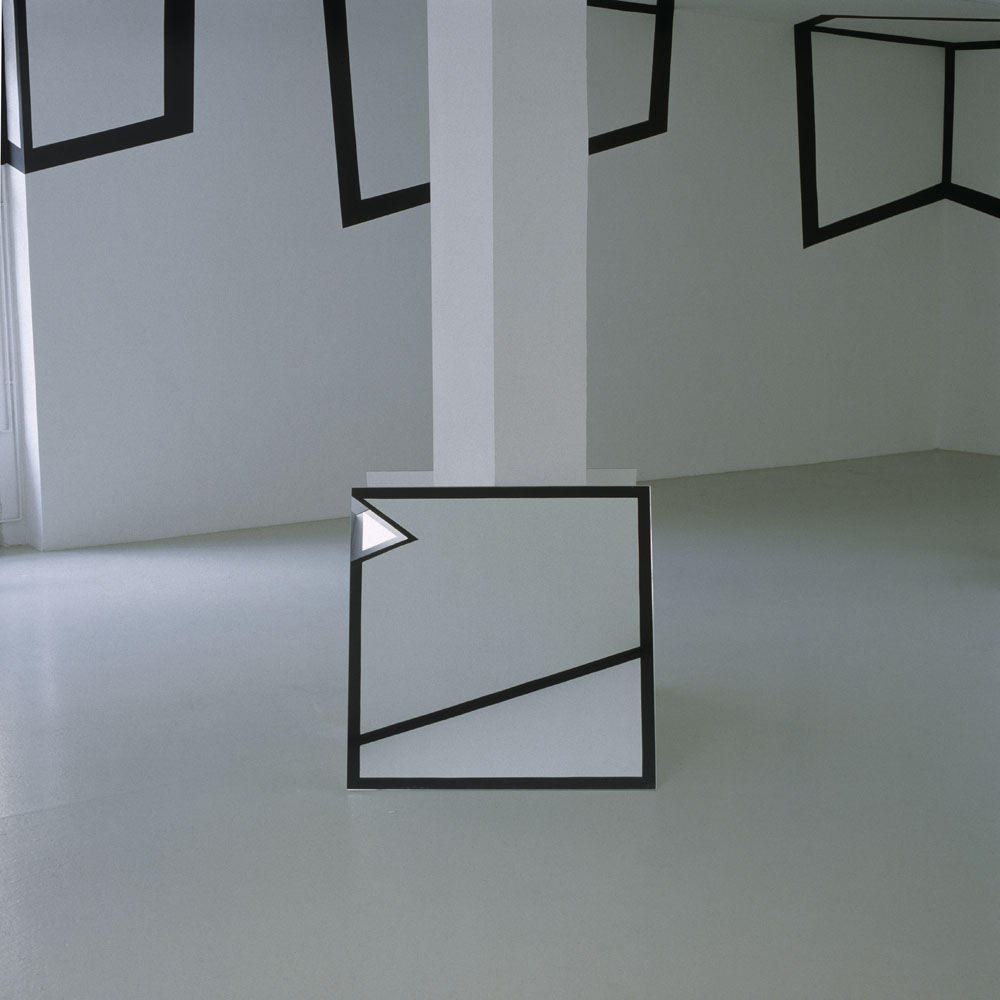 Carré libre noir n°2, Frankfort, Allemagne, 1990, "F.V." Galerie Martina Detterer, Frankfurt