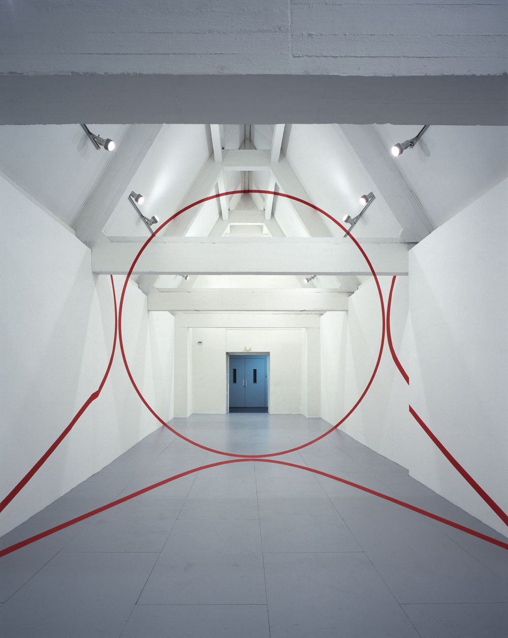Cercle contre cercle, rouge n°2, Ancienne douane, Strasbourg, 1991, "Valses nobles et sentimentales"