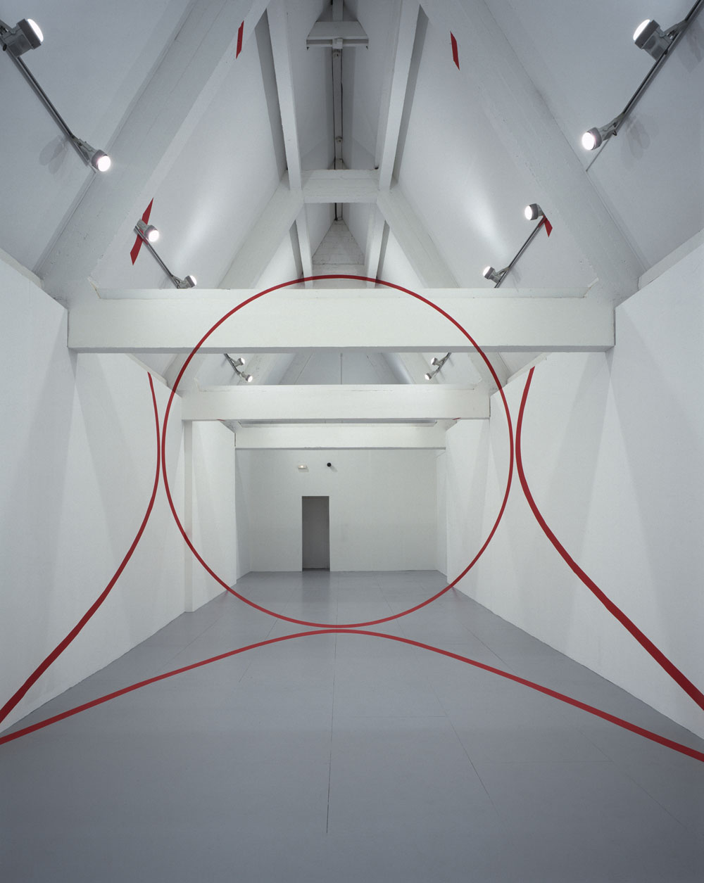 Cercle contre cercle, rouge n°2, Ancienne douane, Strasbourg, 1991, "Valses nobles et sentimentales"