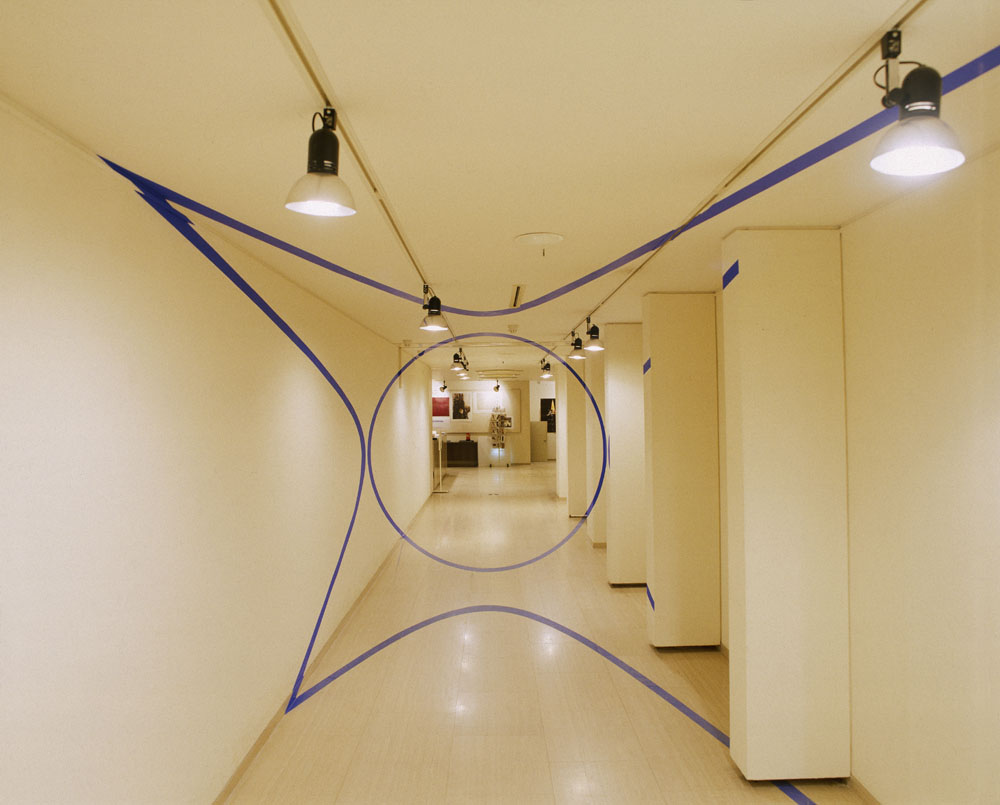Cercle contre cercle, bleu n°3, Karisawa, Japon, 1991, "Art on edge" Sezon Museum of Modern Art