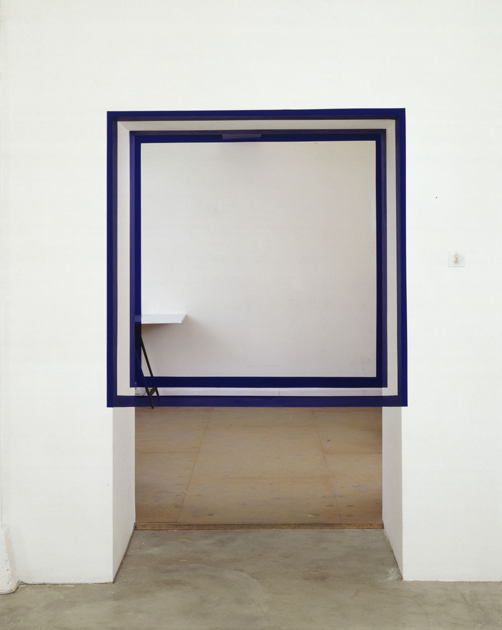 Carrés dans le passage, bleu, Dijon, France, 1993, "F.V." Le consortium