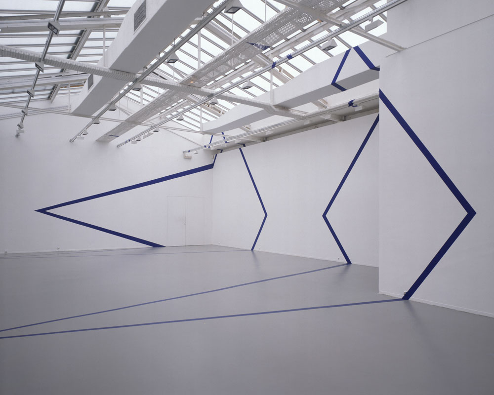 Parallélogramme contre parallélogramme bleu…, "F.V.", Musée d'Art Moderne de la ville de Paris, Paris, Paris, 1993, "...par le rectangle n°1"