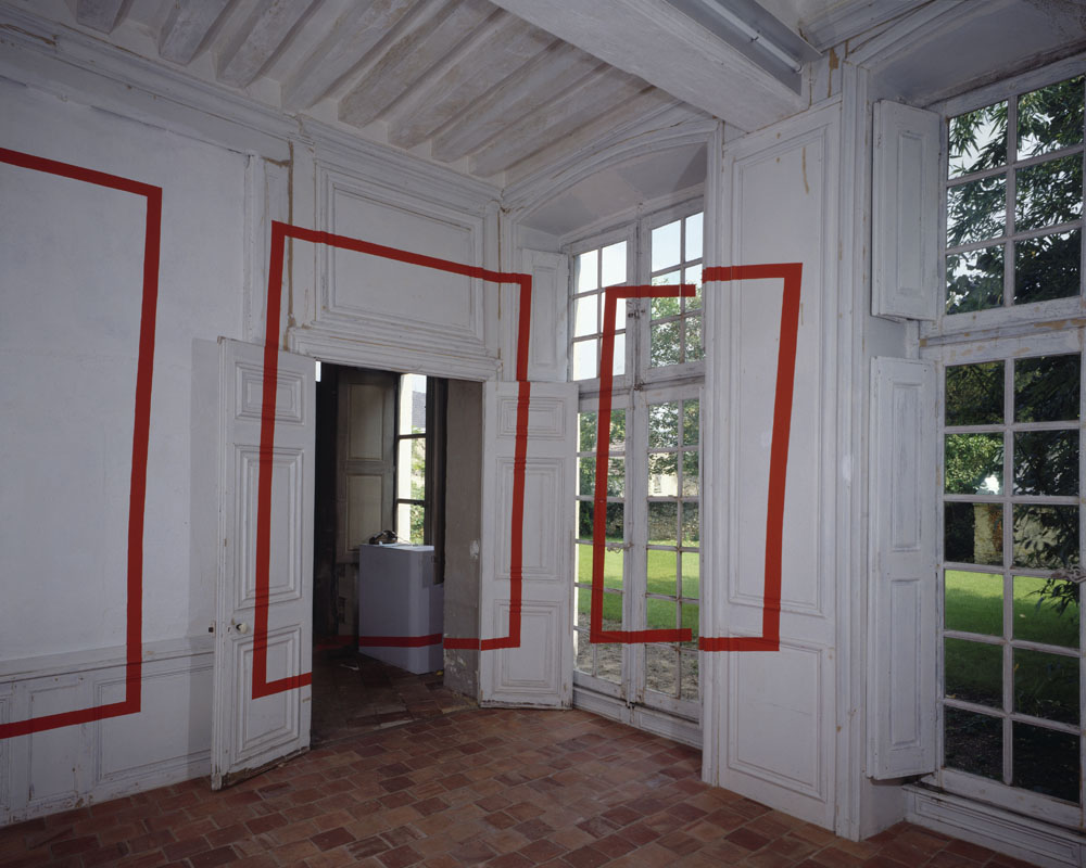 Miroir fixe aux cinq cadrages oranges, La flèche, France, 1994, "Les images du plaisir, F.V.", Hotel Huger