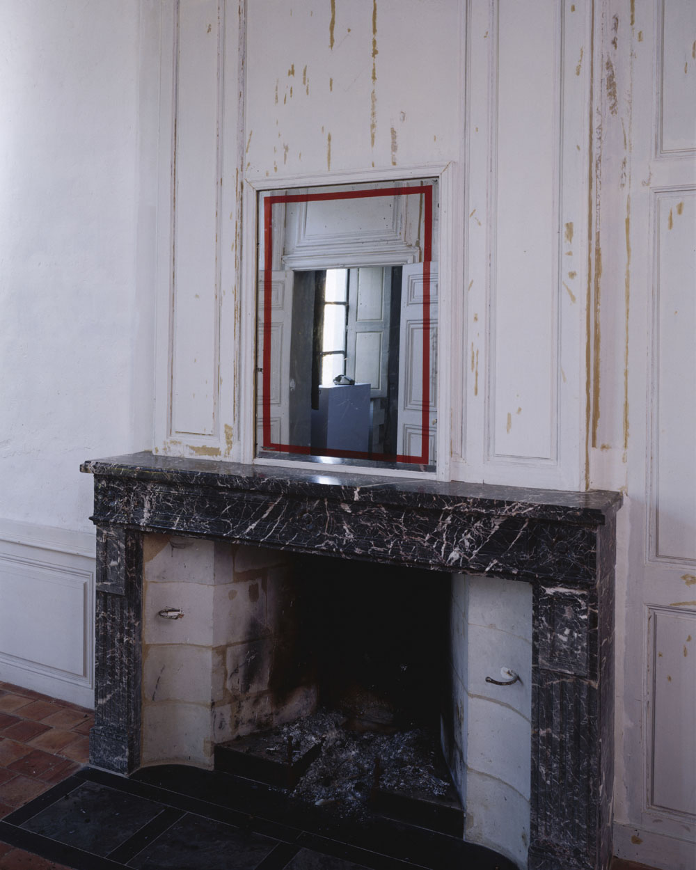 Miroir fixe aux cinq cadrages oranges, La flèche, France, 1994, "Les images du plaisir, F.V.", Hotel Huger