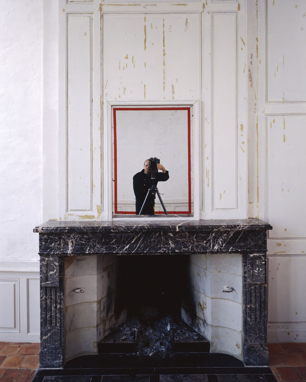 Miroir fixe aux cinq cadrages oranges, La flèche, France, 1994, "Les images du plaisir, F.V.", Hotel Huger