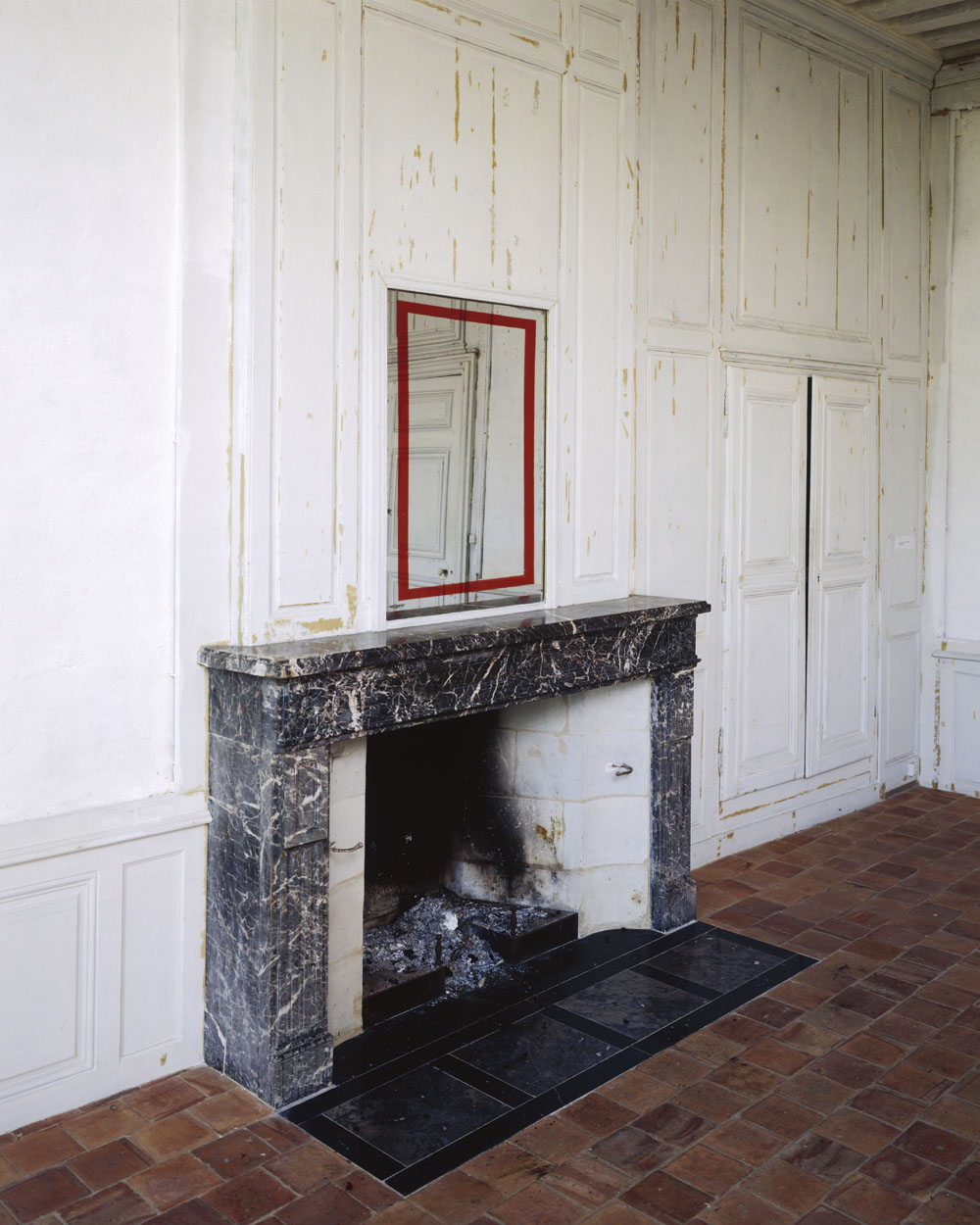 Miroir fixe aux cinq cadrages oranges, La flèche, France, 1994, "Les images du plaisir, F.V.", Hotel Huger