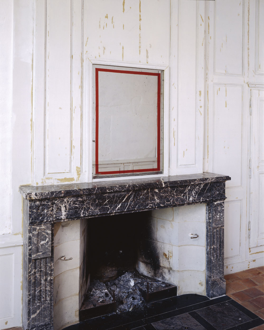 Miroir fixe aux cinq cadrages oranges, La flèche, France, 1994, "Les images du plaisir, F.V.", Hotel Huger