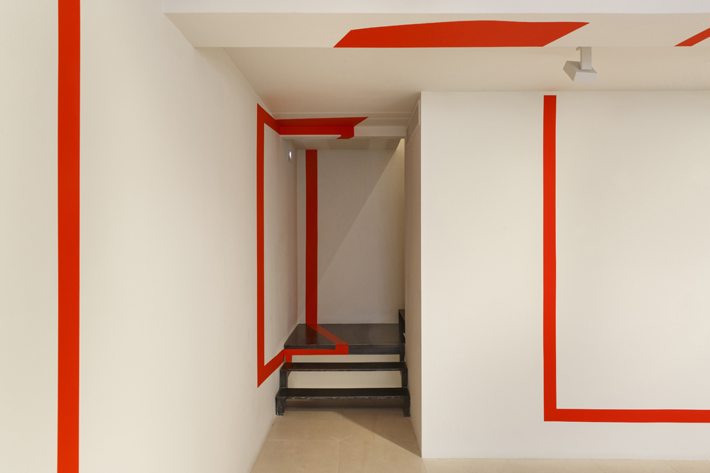 Miroir fixe aux cinq cadrages orange, Galleria Albarran / Bourdais, Madrid, 2019, Actualisation N°2, Madrid 2019