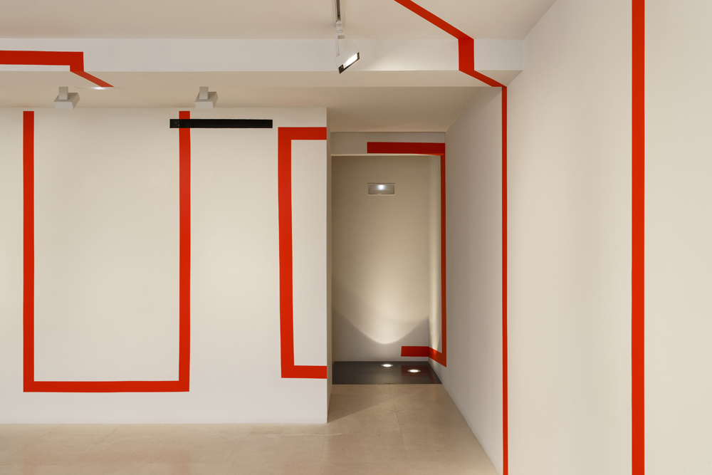 Miroir fixe aux cinq cadrages orange, Galleria Albarran / Bourdais, Madrid, 2019, Actualisation N°2, Madrid 2019
