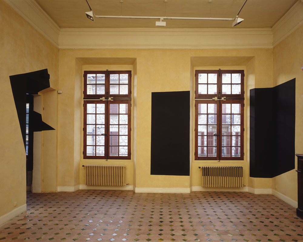Carrés et embrasures, Vence, France, 1995, "F.V.", Chateau de Villeneuve