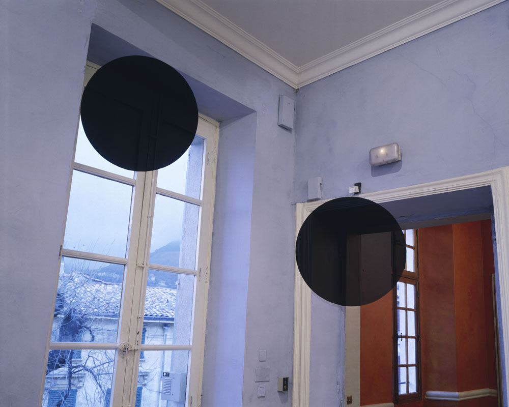 7 disques en 360°, Vence, France, 1995, "F.V.", Chateau de Villeneuve