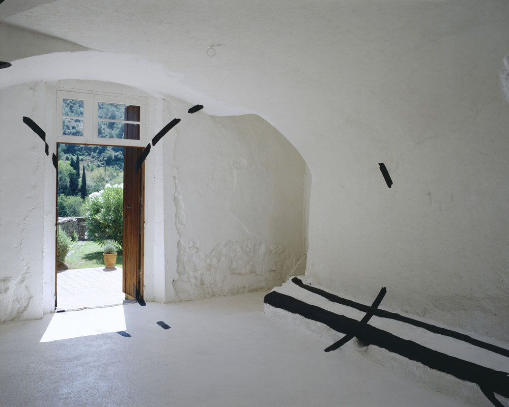 Quatre cercles en fragments, Fraïssé des Corbières, France, 1996, "F.V." Château de Fraïssé des Corbières
