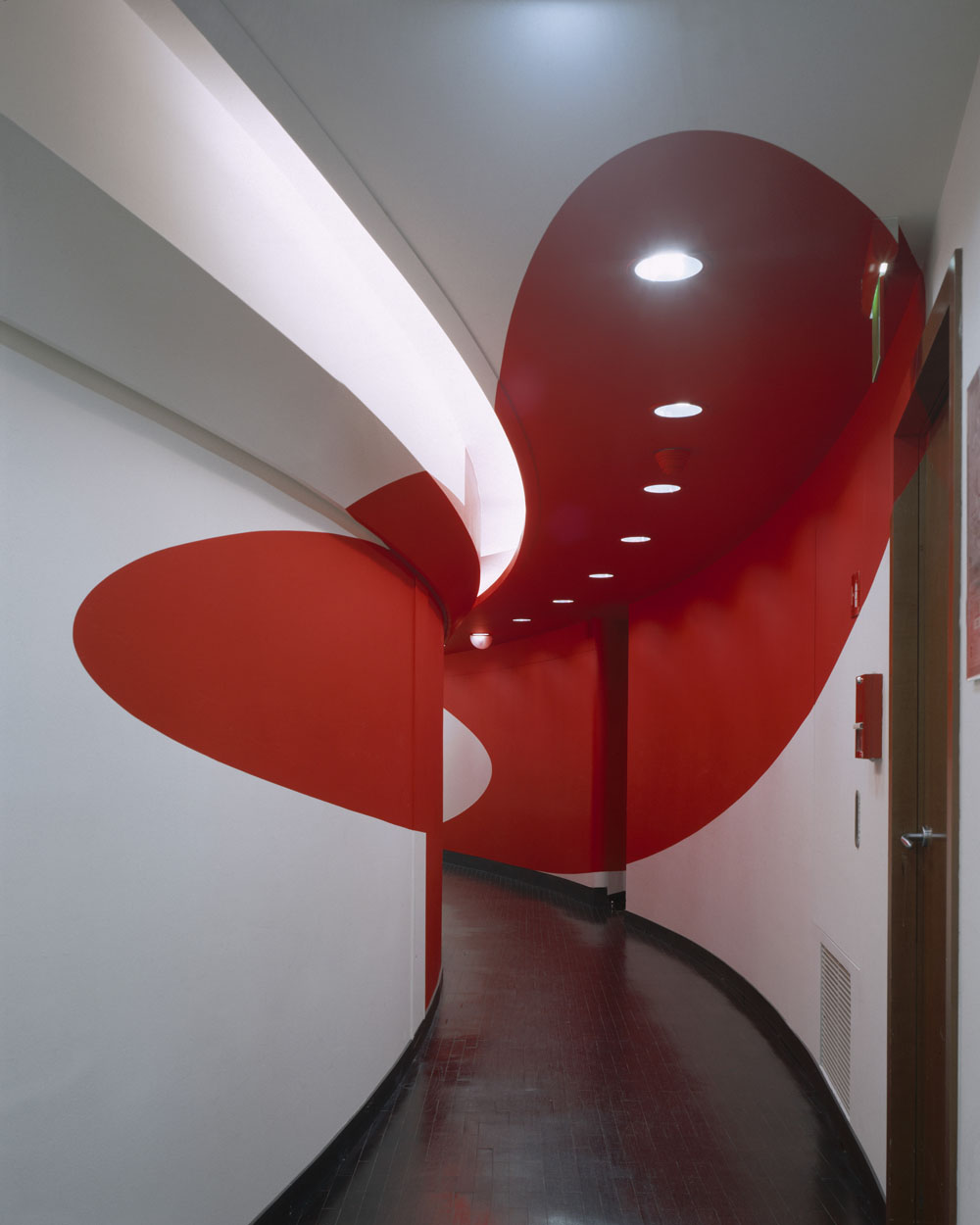 Ellipses plein vide, rouge et bleu, Paris, France, 1996, Siege Central Société Générale