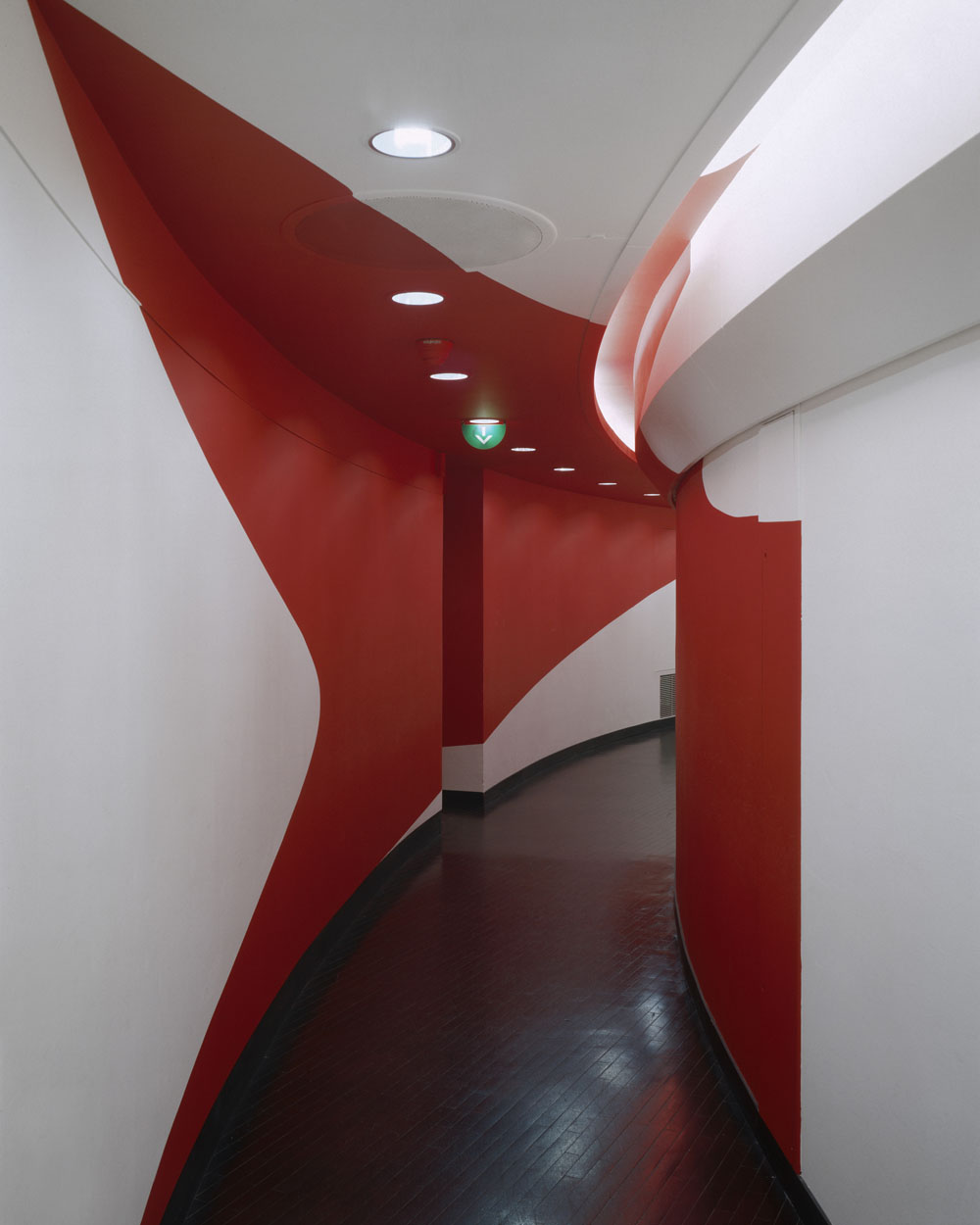 Ellipses plein vide, rouge et bleu, Paris, France, 1996, Siege Central Société Générale