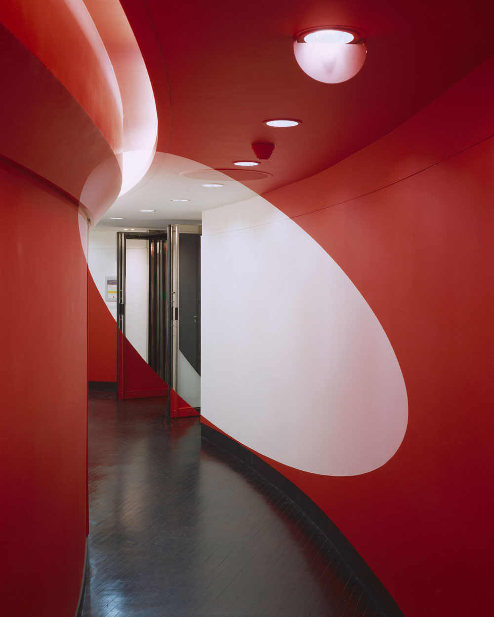 Ellipses plein vide, rouge et bleu, Paris, France, 1996, Siege Central Société Générale