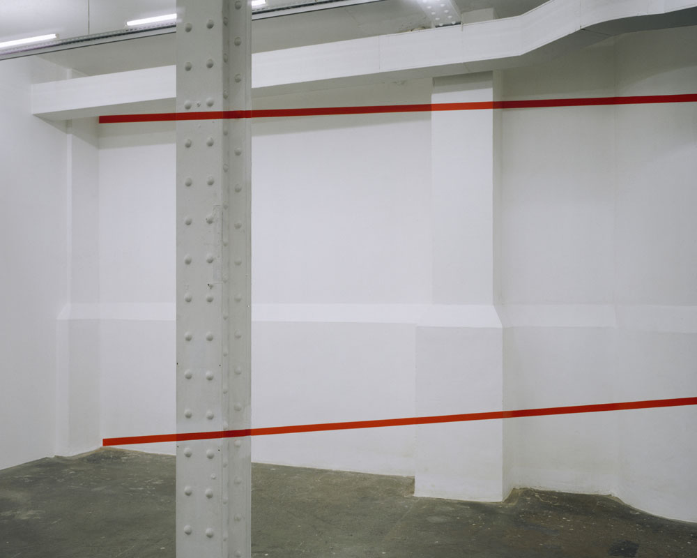 Quatre diagonales oranges en 180° et au delà, Paris, France, 1996, "F.V." Galerie Le Sous-Sol