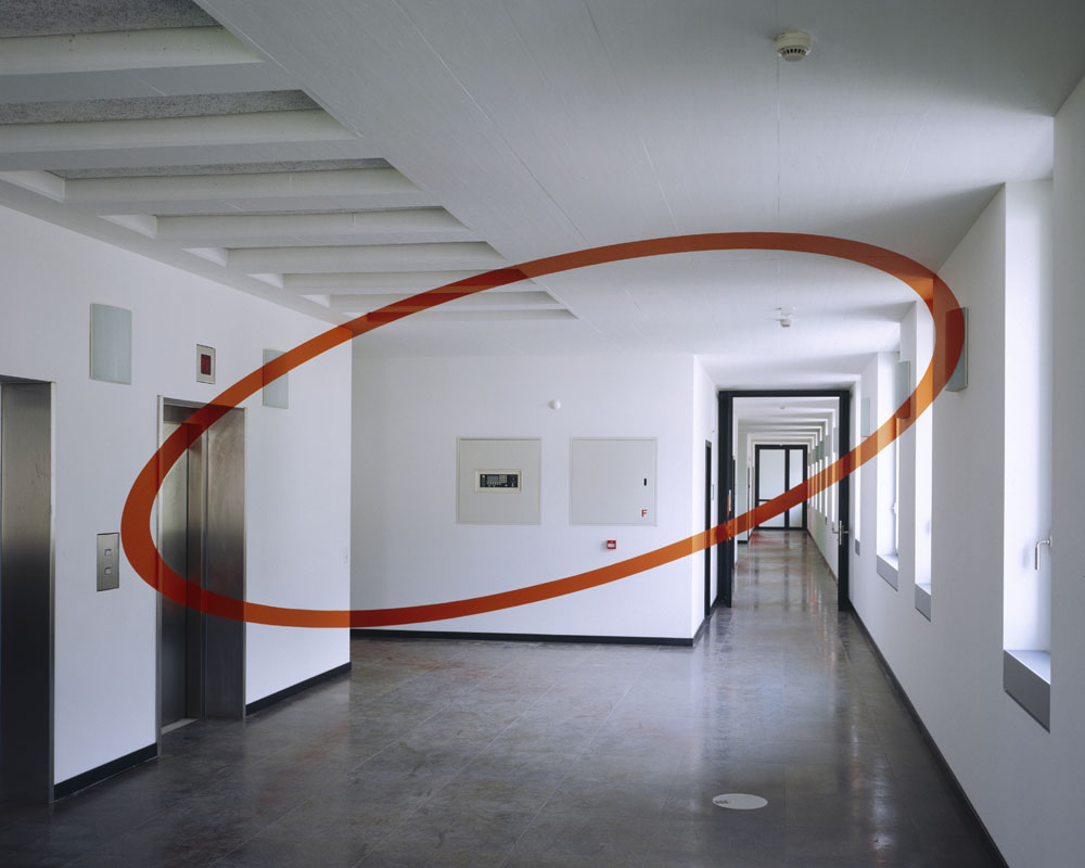 Ellisse su due punti, Suisse, Coll. UBS Suisse, 1997, Suglio - Lugano