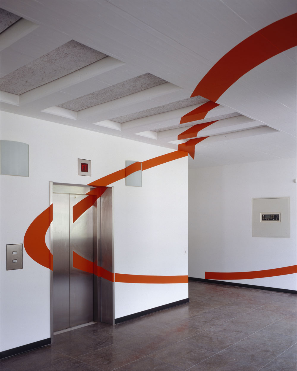 Ellisse su due punti, Suisse, Coll. UBS Suisse, 1997, Suglio - Lugano