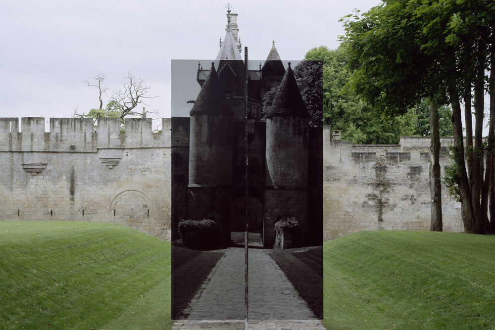 1999 Juillet		Ex.coll.		«Deux et deux...quatre»					Donjon de Vez, Vez ©André morin