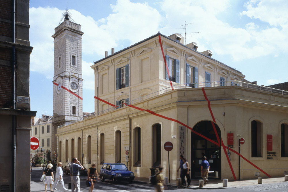 Exposition: Incursion/excursion (détail)Place de l'Horloge, NimesNimes 2000photo: André Morin
