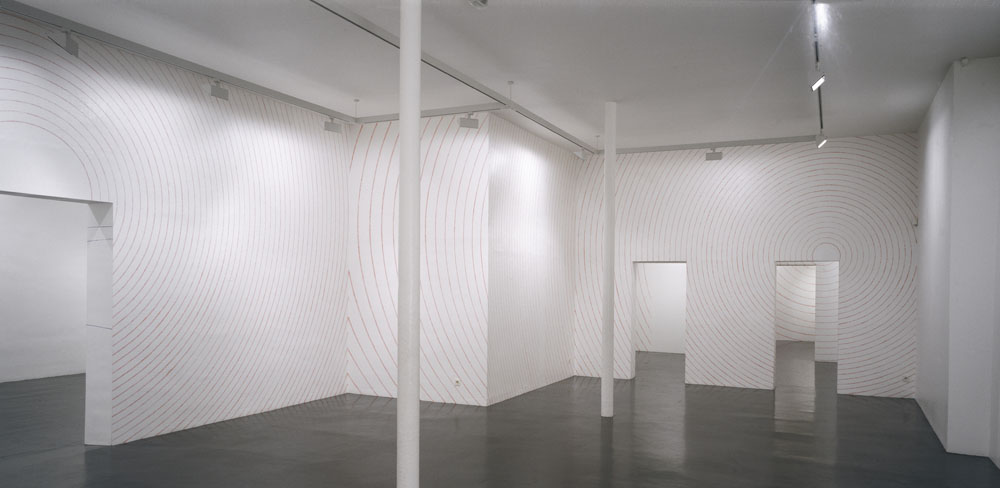 « Cercles concentriques depuis le…, Centre d'Art Contemporain Bouvet Ladubay, Saumur, 2002, ... chevauchement d'embrasure, n°1"