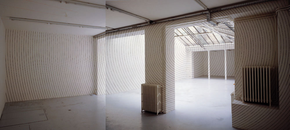 Tous pour l&rsquo;angle (noir), Paris, France, 2002, Galerie Jean Brolly