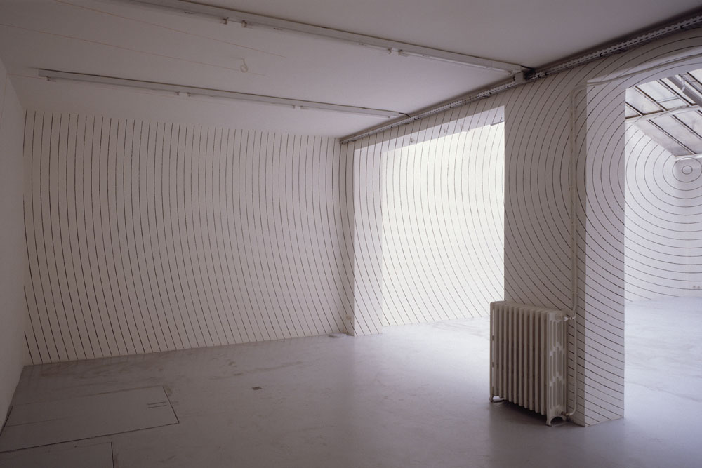 Tous pour l&rsquo;angle (noir), Paris, France, 2002, Galerie Jean Brolly