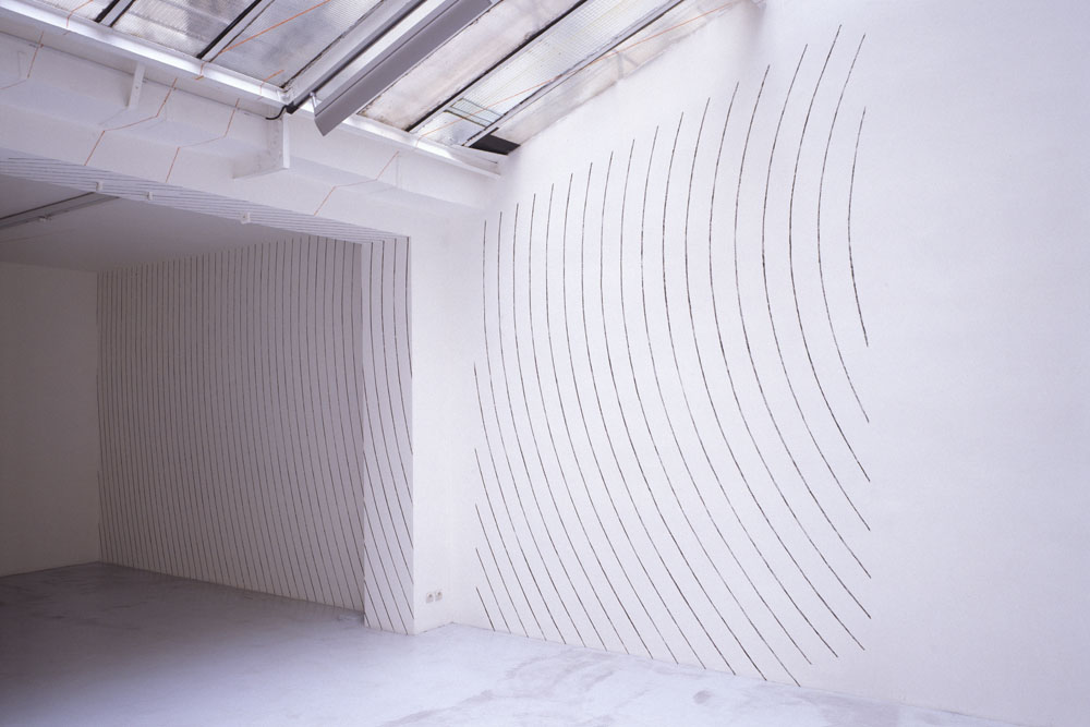 Tous pour l&rsquo;angle (noir), Paris, France, 2002, Galerie Jean Brolly