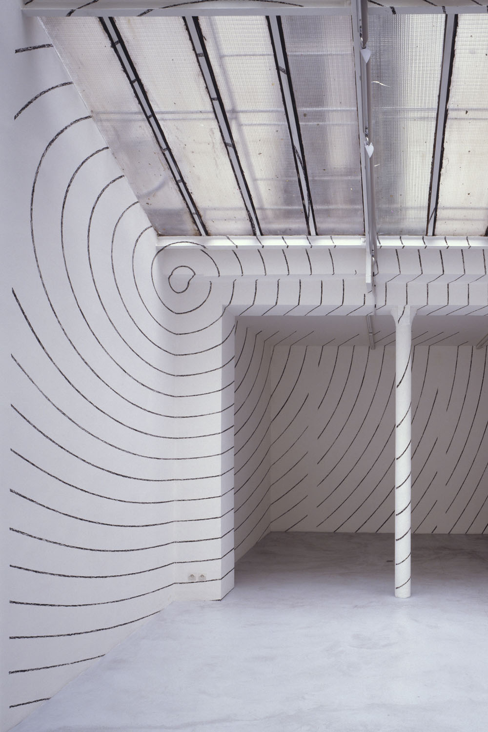 Tous pour l’angle (noir), Paris, France, 2002, Galerie Jean Brolly