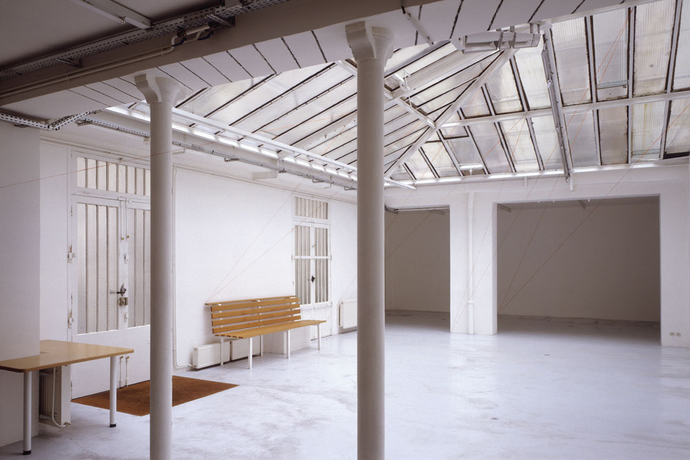 Zig Zag de 10 points et 9 droites (orange), Paris, France, 2002, Galerie Jean Brolly