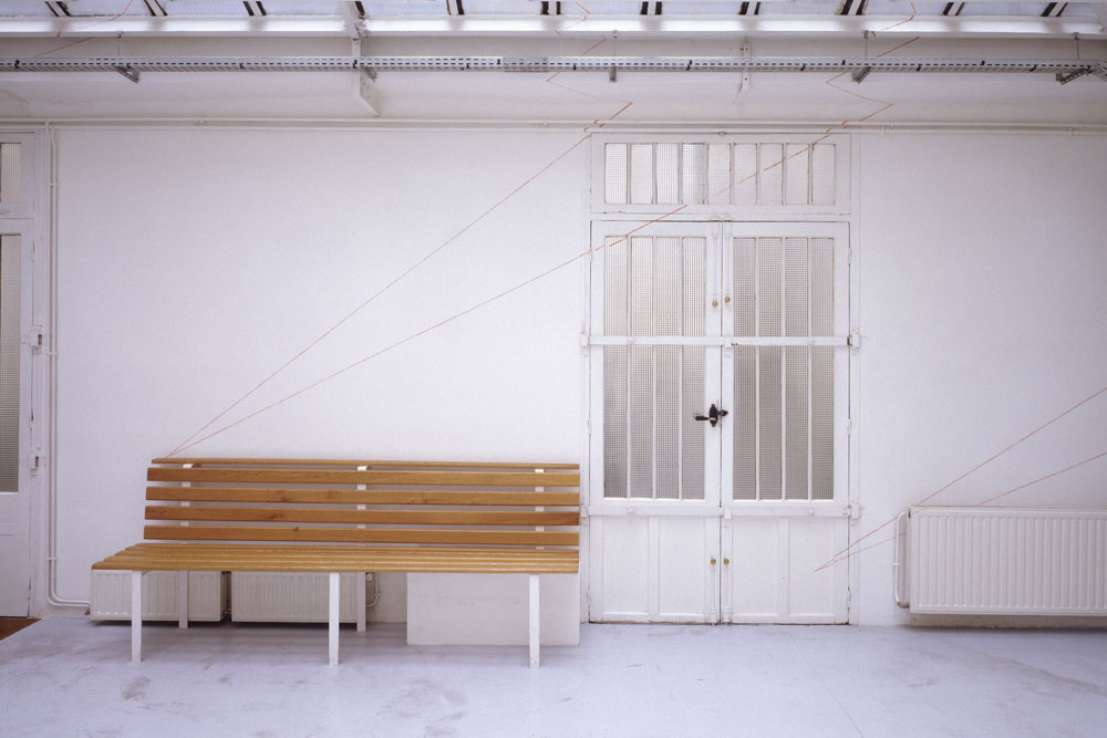 Zig Zag de 10 points et 9 droites (orange), Paris, France, 2002, Galerie Jean Brolly