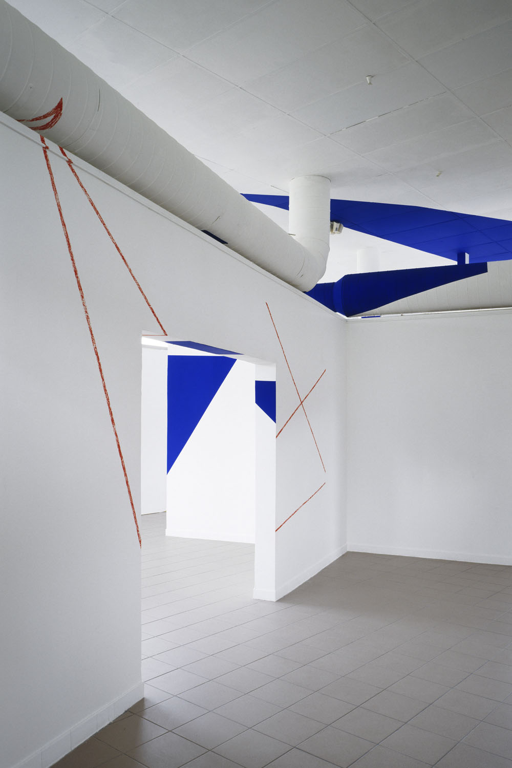 Une ligne, neuf droites, dix points, Galerie du Bellay, Rouen, 2003, "De bas en haut et de long en large"
