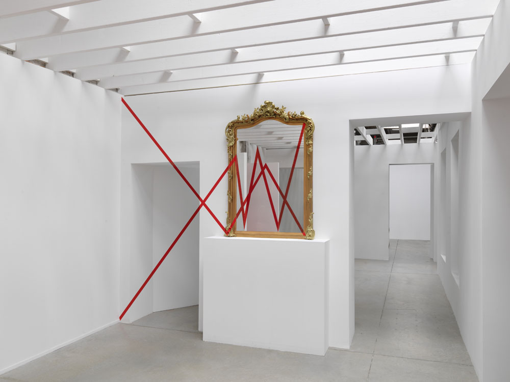 actualisation n°1, exposition personnelle : "suite d’éclats" HAB Galerie (Hangar à Bananes) Nantes, 2013Collection: Nadia et Cyrille CandetPhoto: André Morin