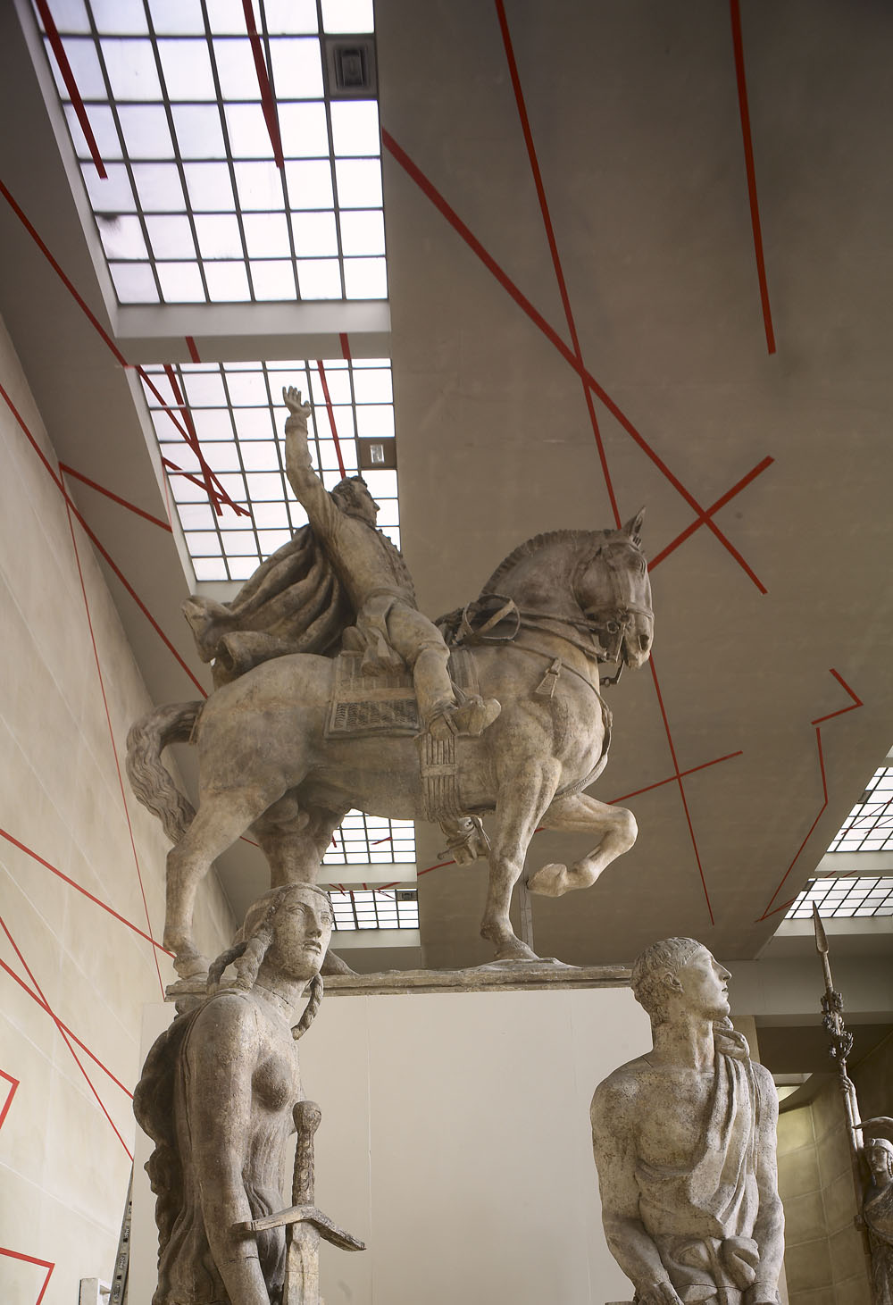 Une ligne, mille et une droites, Musée Bourdelle, Paris, 2006, "Felice Varini au 18, rue Antoine Bourdelle"