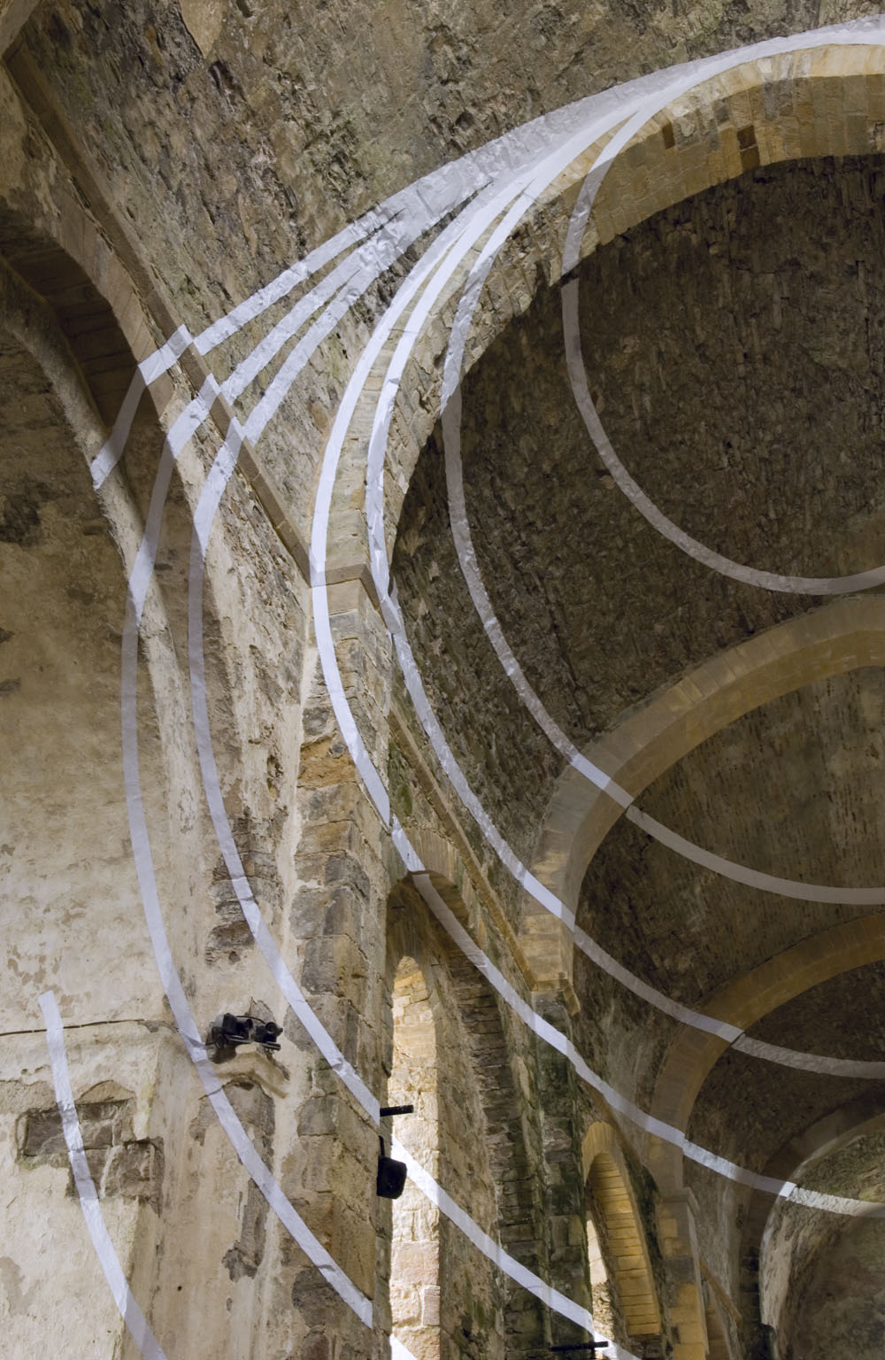 Exposition:F.V.Abbaye Saint-Jean d'OrbestierLe Château d'Olonne 2006Photo: André Morin