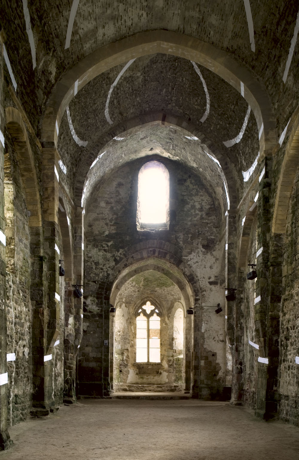 Exposition:F.V.Abbaye Saint-Jean d'OrbestierLe Château d'Olonne 2006Photo: André Morin