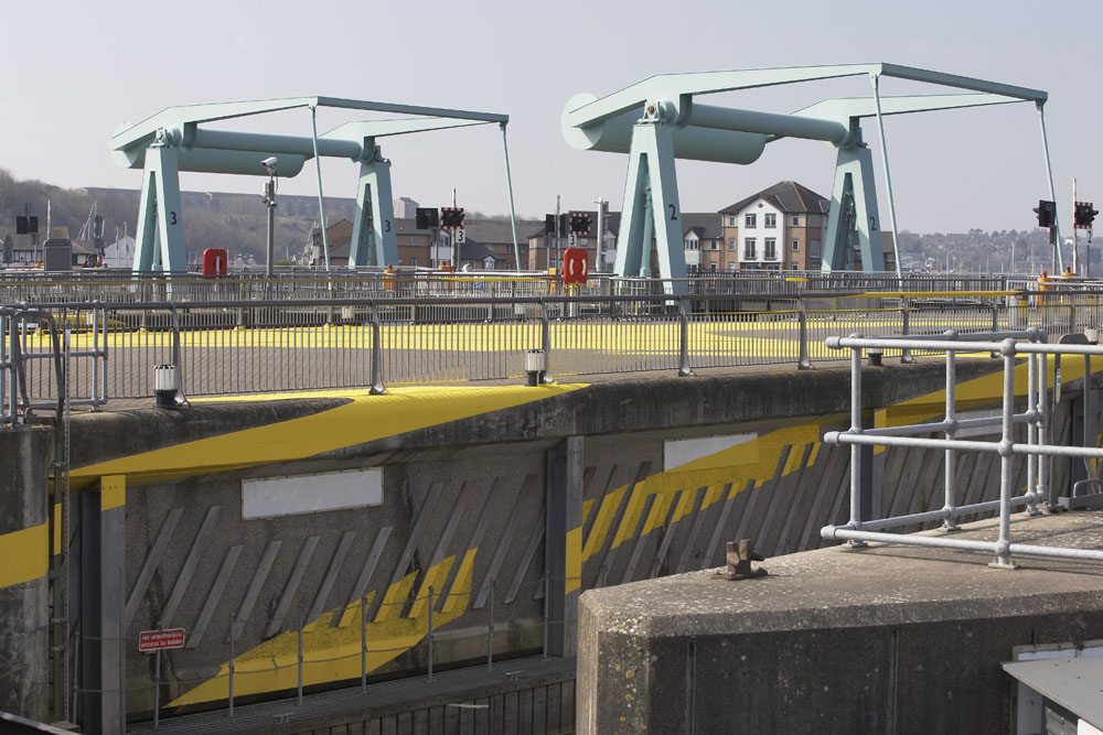 Cardiff Bay Barrage, Cardiff 2007commissioned by:CBAT The Arts & Regeneration Agency forCardiff Harbour AuthorityAcrylic based paintPhoto: André Morin