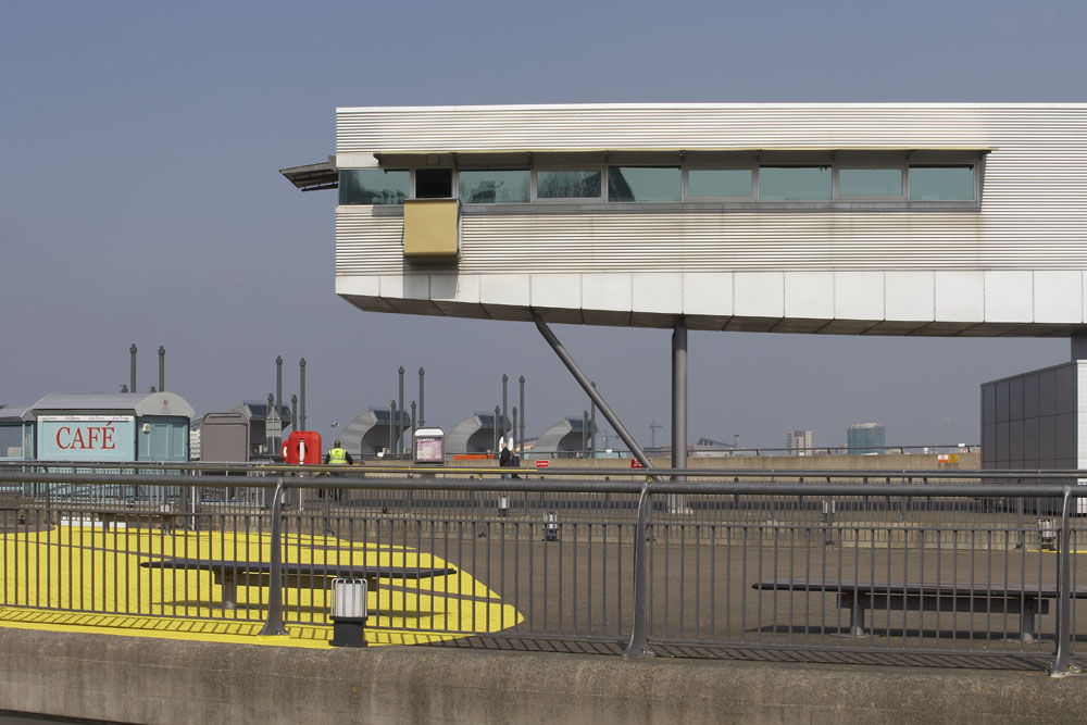 Cardiff Bay Barrage, Cardiff 2007commissioned by:CBAT The Arts & Regeneration Agency forCardiff Harbour AuthorityAcrylic based paintPhoto: André Morin