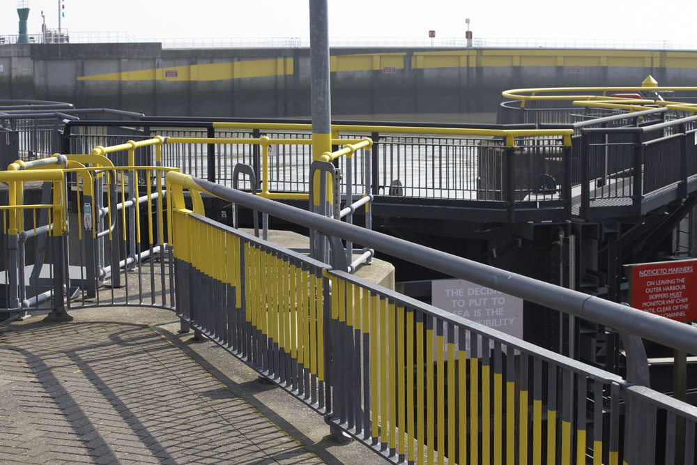Cardiff Bay Barrage, Cardiff 2007commissioned by:CBAT The Arts & Regeneration Agency forCardiff Harbour AuthorityAcrylic based paintPhoto: André Morin