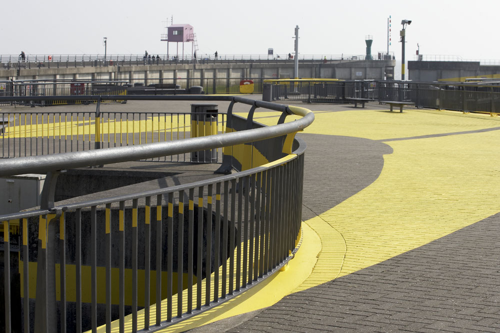 Cardiff Bay Barrage, Cardiff 2007commissioned by:CBAT The Arts & Regeneration Agency forCardiff Harbour AuthorityAcrylic based paintPhoto: André Morin