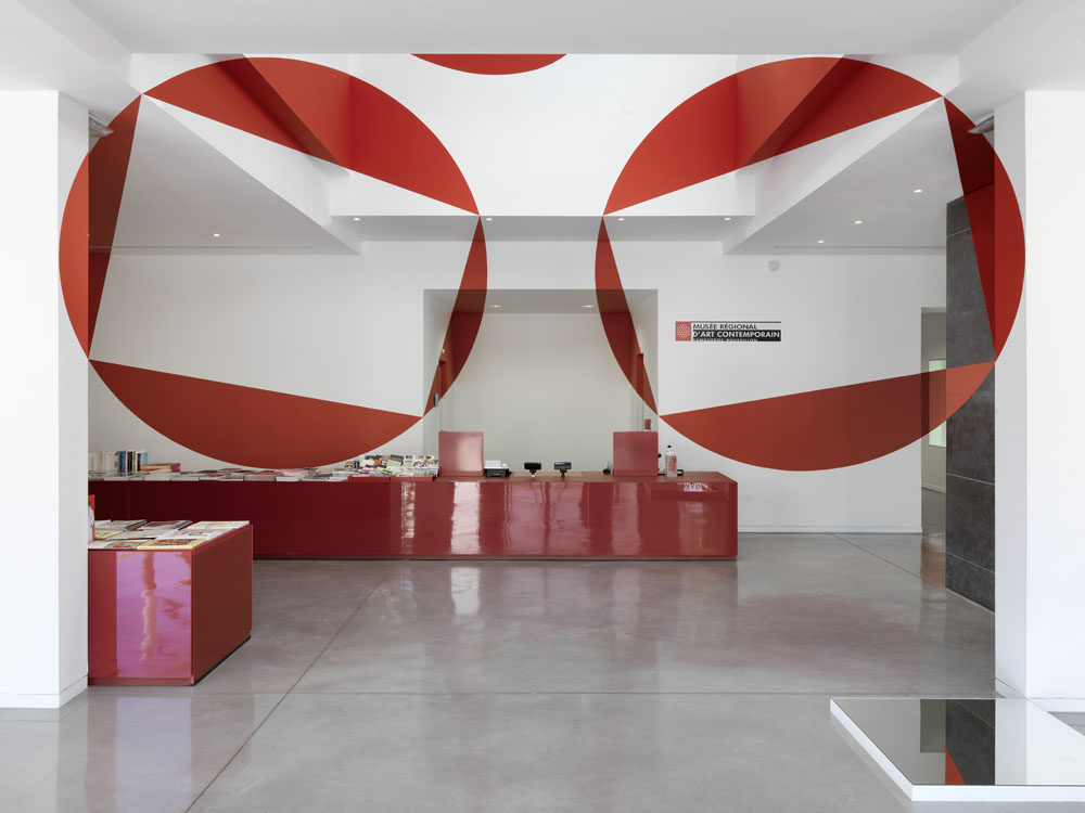 Horizontal, vertical, Musée Régional d'Art Contemporain, Languedoc-Roussillon, 2012, Exposition : Marcher dans la couleur