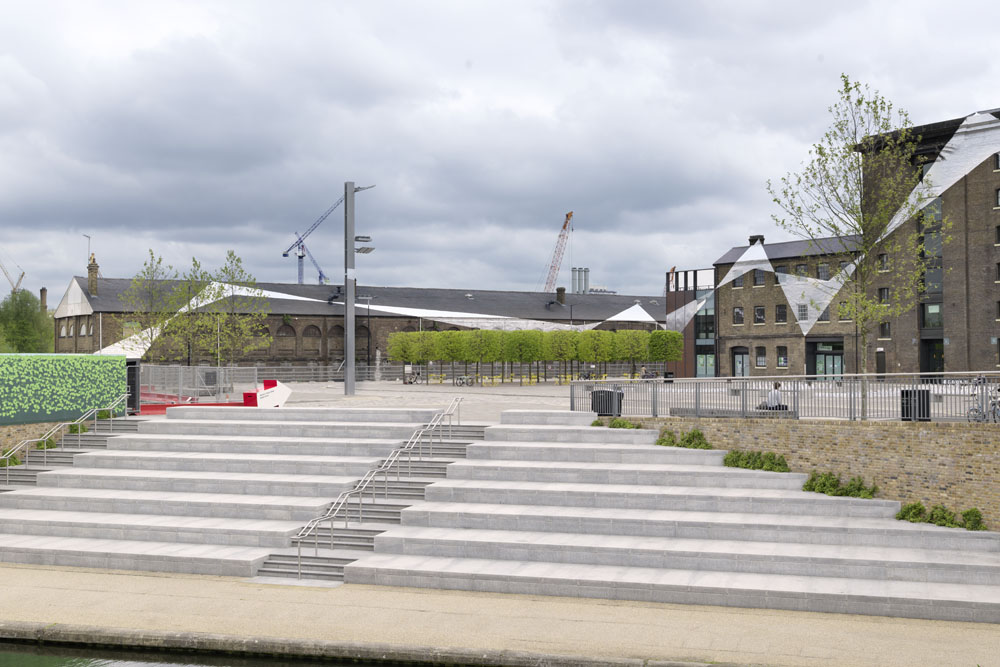RELAY arts programme at King's CrossKing's Cross, Londres 2013Photo: André Morin