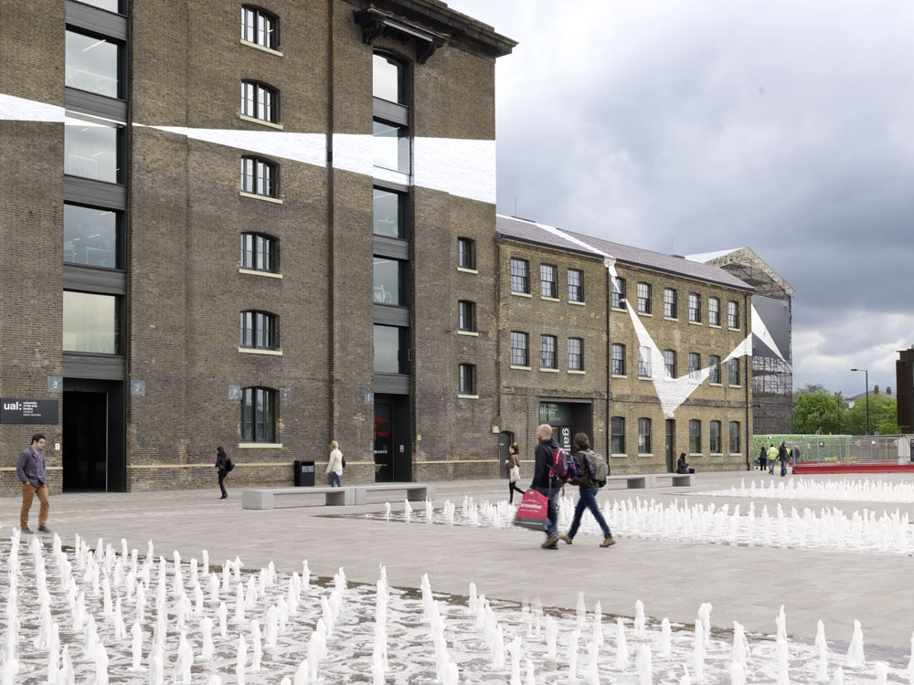 RELAY arts programme at King's CrossKing's Cross, Londres 2013Photo: André Morin
